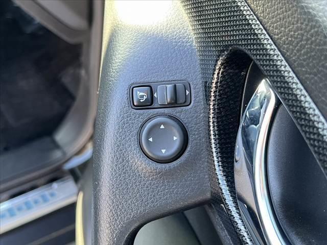 エクストレイル ２０Ｘ　エマージェンシーブレーキパッケージ　パノラミックガラスルーフ　純正８インチナビ／フルセグ／ＤＶＤ／ＢＴ　ＬＥＤヘッドライト　ルーフレール　エマブレ　Ａライト　インテリキー　Ｐスタート　ＥＴＣ　シートヒーター　Ａストップ　シートリフター（26枚目）