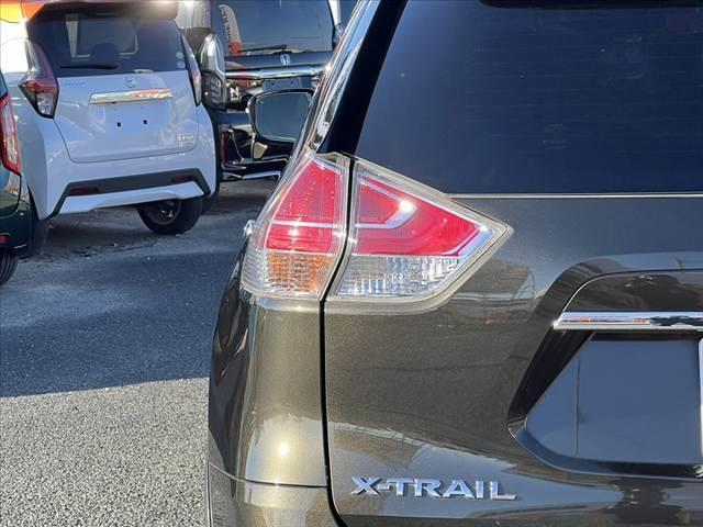 エクストレイル ２０Ｘ　エマージェンシーブレーキパッケージ　パノラミックガラスルーフ　純正８インチナビ／フルセグ／ＤＶＤ／ＢＴ　ＬＥＤヘッドライト　ルーフレール　エマブレ　Ａライト　インテリキー　Ｐスタート　ＥＴＣ　シートヒーター　Ａストップ　シートリフター（43枚目）