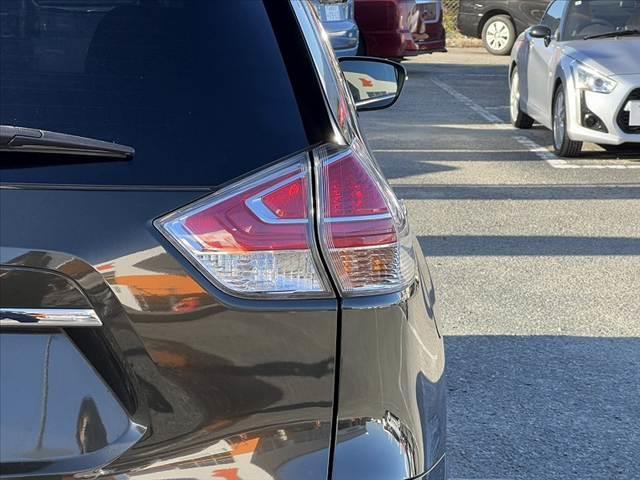 エクストレイル ２０Ｘ　エマージェンシーブレーキパッケージ　パノラミックガラスルーフ　純正８インチナビ／フルセグ／ＤＶＤ／ＢＴ　ＬＥＤヘッドライト　ルーフレール　エマブレ　Ａライト　インテリキー　Ｐスタート　ＥＴＣ　シートヒーター　Ａストップ　シートリフター（44枚目）