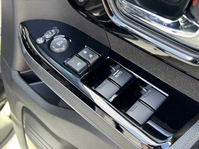 N-BOXカスタム 車検整備付 後期 ターボ ホンダセンシング 純正8インチナビ/フルセグ/DVD/BT 両電スラ スマートキー Bモニター ETC ステリモ パドルシフト シートヒーター シートリフター Aライト(33枚目)