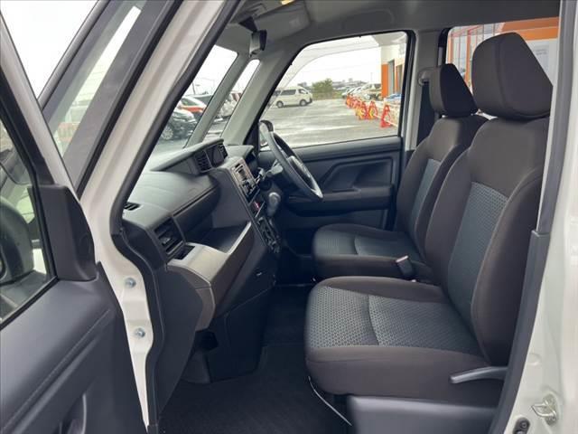 ルーミー X 車検整備付 禁煙 後期 電動スライドドア スマアシ 車線逸脱警報 イージークローザー 電動格納ミラー コーナーセンサー オートライト 横滑り防止 ロールサンシェード Pガラス Aストップ バイザー(17枚目)