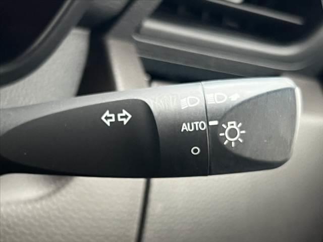 ルーミー X 車検整備付 禁煙 後期 電動スライドドア スマアシ 車線逸脱警報 イージークローザー 電動格納ミラー コーナーセンサー オートライト 横滑り防止 ロールサンシェード Pガラス Aストップ バイザー(37枚目)