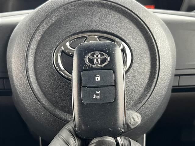 ルーミー X 車検整備付 禁煙 後期 電動スライドドア スマアシ 車線逸脱警報 イージークローザー 電動格納ミラー コーナーセンサー オートライト 横滑り防止 ロールサンシェード Pガラス Aストップ バイザー(41枚目)