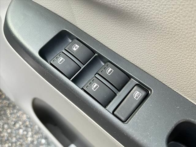 ミライース L SA 後期 禁煙 車検整備付 スマートアシスト アイドリングストップ 衝突軽減ブレーキ ABS セキュリティーアラーム リモコンキー×2 横滑り防止 フロアマット ハロゲンヘッドライト エアバッグ(5枚目)