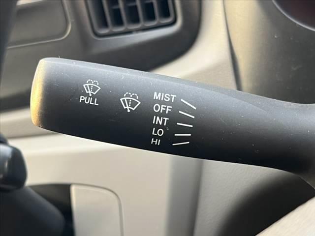 ミライース L SA 後期 禁煙 車検整備付 スマートアシスト アイドリングストップ 衝突軽減ブレーキ ABS セキュリティーアラーム リモコンキー×2 横滑り防止 フロアマット ハロゲンヘッドライト エアバッグ(30枚目)