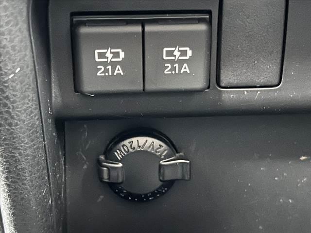 ノア Ｘ　車検整備付　後期　セーフティセンス　両電スラ　クリアランスソナー／マルチインフォメーションディスプレイ　クルーズコントロール　サイドリフトアップシート　電格ミラー　ステリモ　リモコンキー（7枚目）