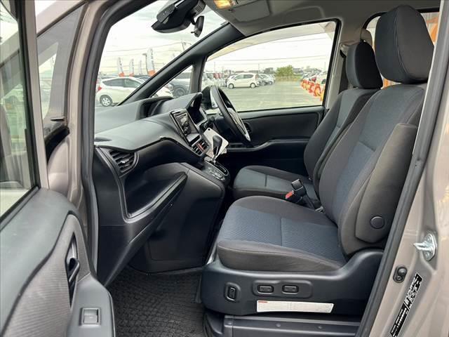 ノア Ｘ　車検整備付　後期　セーフティセンス　両電スラ　クリアランスソナー／マルチインフォメーションディスプレイ　クルーズコントロール　サイドリフトアップシート　電格ミラー　ステリモ　リモコンキー（17枚目）