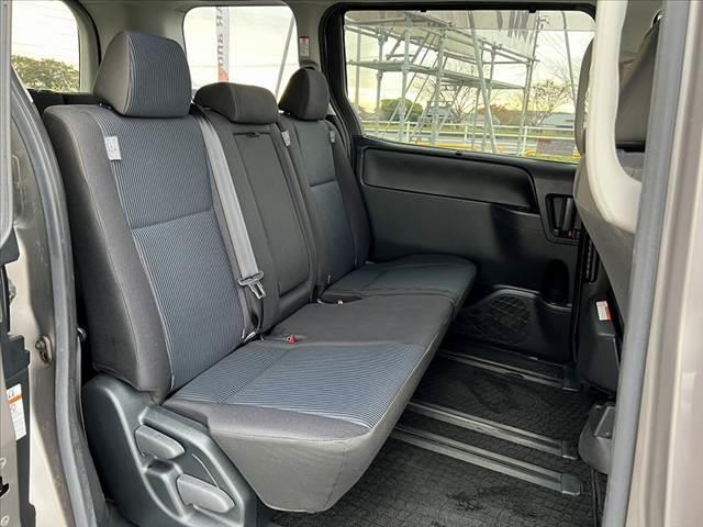 ノア Ｘ　車検整備付　後期　セーフティセンス　両電スラ　クリアランスソナー／マルチインフォメーションディスプレイ　クルーズコントロール　サイドリフトアップシート　電格ミラー　ステリモ　リモコンキー（18枚目）