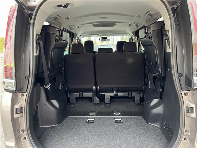 ノア Ｘ　車検整備付　後期　セーフティセンス　両電スラ　クリアランスソナー／マルチインフォメーションディスプレイ　クルーズコントロール　サイドリフトアップシート　電格ミラー　ステリモ　リモコンキー（20枚目）