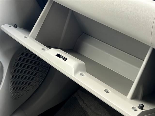 パッソ X S 車検整備付 SA2 アイドリングストップ キーレス 電格ミラー スペアキー 横滑り防止機能 オーディオ アクセサリーソケット バニティミラー アームレスト フロアマット サイドバイザー 一体加倒シート(23枚目)