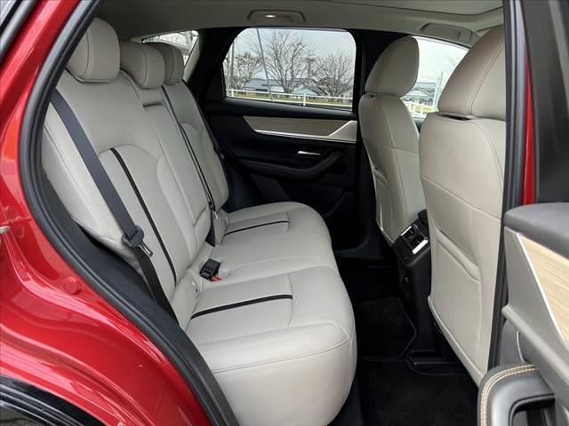 ＣＸ－６０ ２５Ｓ　Ｌパッケージ　車検整備付　パノラマルーフ　ＢＯＳＥサウンド　純正ディスプレイオーディオ＋ナビ／ＢＴ／フルセグＴＶ　３６０度ビューモニター　ワイヤレス充電　ＨＤＭＩ　パワーバックドア　レーダークルーズ（18枚目）