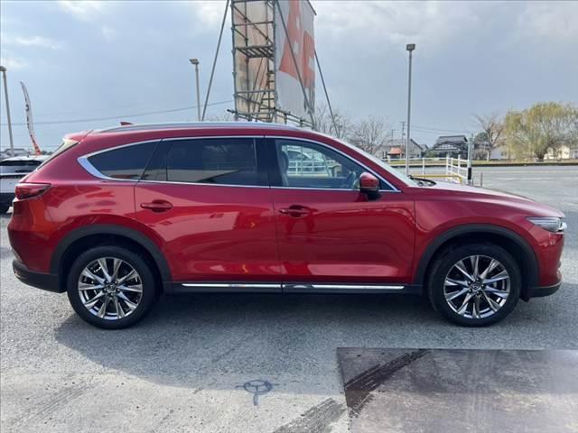 CX-8 XD Lパッケージ 禁煙 6人 純正マツダコネクトナビ 全方位 BOSEサウンドシステム 後席フリップダウンM レーダークルーズ LEDヘッド 革巻きステア ステリモ スマートキー 革シート サンシェード Pバックドア(12枚目)