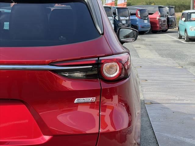 CX-8 XD Lパッケージ 禁煙 6人 純正マツダコネクトナビ 全方位 BOSEサウンドシステム 後席フリップダウンM レーダークルーズ LEDヘッド 革巻きステア ステリモ スマートキー 革シート サンシェード Pバックドア(50枚目)