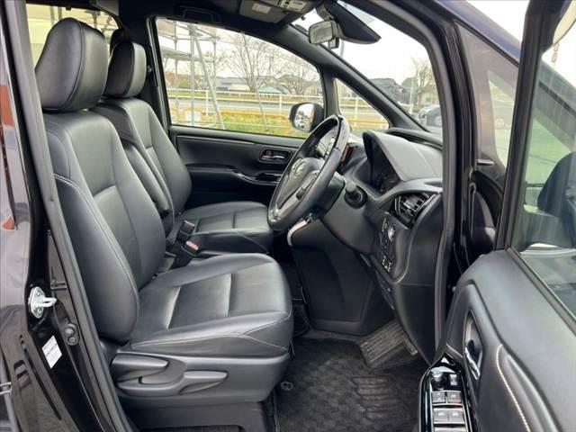 エスクァイア Gi 後期 禁煙 フリップダウンM 9インチナビ/Bluetooth バックカメラ セーフティセンス クルコン 両側電動スライドドア 合皮シート 快適温熱シート スマートキー LED 革巻きステア(16枚目)