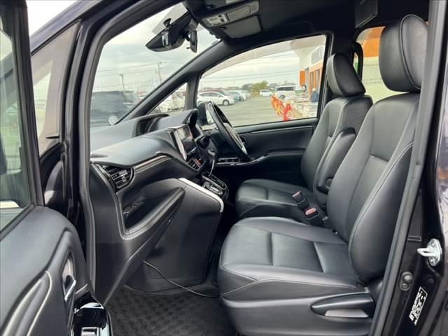 エスクァイア Gi 後期 禁煙 フリップダウンM 9インチナビ/Bluetooth バックカメラ セーフティセンス クルコン 両側電動スライドドア 合皮シート 快適温熱シート スマートキー LED 革巻きステア(17枚目)