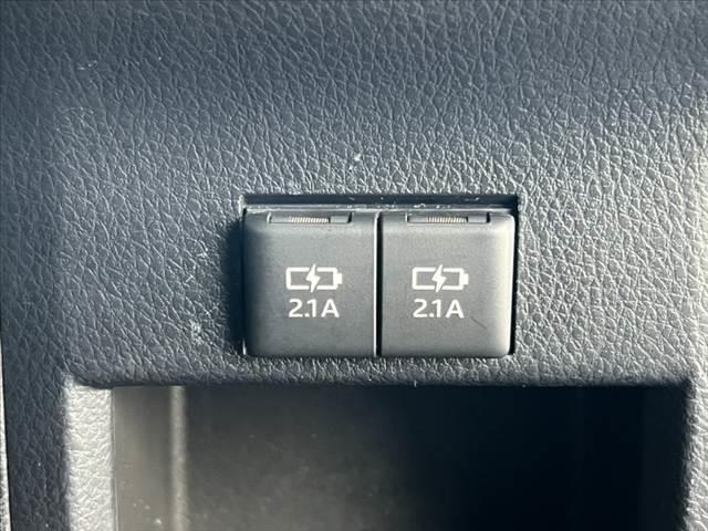 エスクァイア Gi 後期 禁煙 フリップダウンM 9インチナビ/Bluetooth バックカメラ セーフティセンス クルコン 両側電動スライドドア 合皮シート 快適温熱シート スマートキー LED 革巻きステア(26枚目)