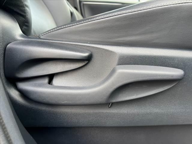 エスクァイア Gi 後期 禁煙 フリップダウンM 9インチナビ/Bluetooth バックカメラ セーフティセンス クルコン 両側電動スライドドア 合皮シート 快適温熱シート スマートキー LED 革巻きステア(29枚目)