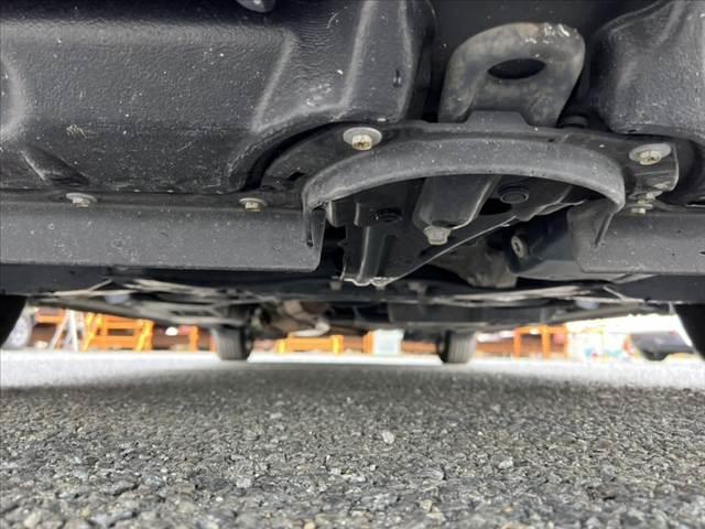 エスクァイア Gi 後期 禁煙 フリップダウンM 9インチナビ/Bluetooth バックカメラ セーフティセンス クルコン 両側電動スライドドア 合皮シート 快適温熱シート スマートキー LED 革巻きステア(60枚目)