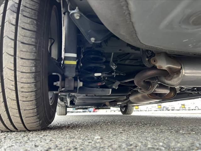 エスクァイア Gi 後期 禁煙 フリップダウンM 9インチナビ/Bluetooth バックカメラ セーフティセンス クルコン 両側電動スライドドア 合皮シート 快適温熱シート スマートキー LED 革巻きステア(62枚目)