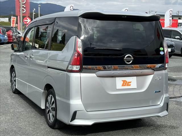 セレナ 　車検整備付　禁煙　純正フルセグナビ／Ｂｌｕｅｔｏｏｔｈ　Ｂカメラ　フリップダウンＭ　電動スライドドア　エマブレ　クルコン　電格ミラー　スマートキー　Ｐスタート　革巻きステア　アームレスト　サンシェード（15枚目）