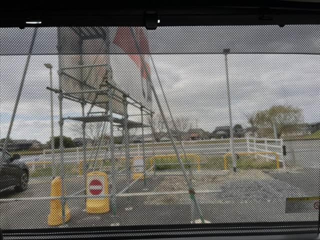 セレナ 　車検整備付　禁煙　純正フルセグナビ／Ｂｌｕｅｔｏｏｔｈ　Ｂカメラ　フリップダウンＭ　電動スライドドア　エマブレ　クルコン　電格ミラー　スマートキー　Ｐスタート　革巻きステア　アームレスト　サンシェード（25枚目）