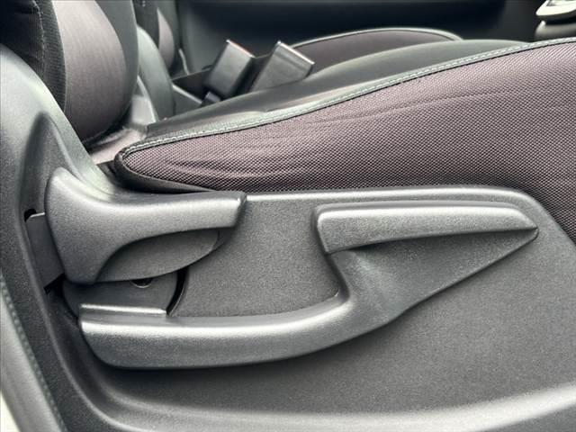 セレナ 　車検整備付　禁煙　純正フルセグナビ／Ｂｌｕｅｔｏｏｔｈ　Ｂカメラ　フリップダウンＭ　電動スライドドア　エマブレ　クルコン　電格ミラー　スマートキー　Ｐスタート　革巻きステア　アームレスト　サンシェード（27枚目）