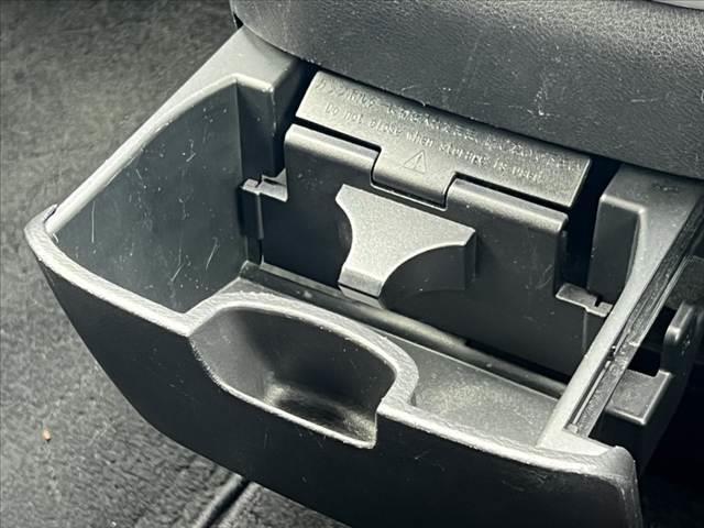 セレナ 　車検整備付　禁煙　純正フルセグナビ／Ｂｌｕｅｔｏｏｔｈ　Ｂカメラ　フリップダウンＭ　電動スライドドア　エマブレ　クルコン　電格ミラー　スマートキー　Ｐスタート　革巻きステア　アームレスト　サンシェード（38枚目）