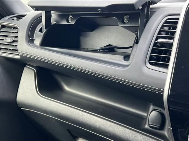 セレナ 　車検整備付　禁煙　純正フルセグナビ／Ｂｌｕｅｔｏｏｔｈ　Ｂカメラ　フリップダウンＭ　電動スライドドア　エマブレ　クルコン　電格ミラー　スマートキー　Ｐスタート　革巻きステア　アームレスト　サンシェード（46枚目）