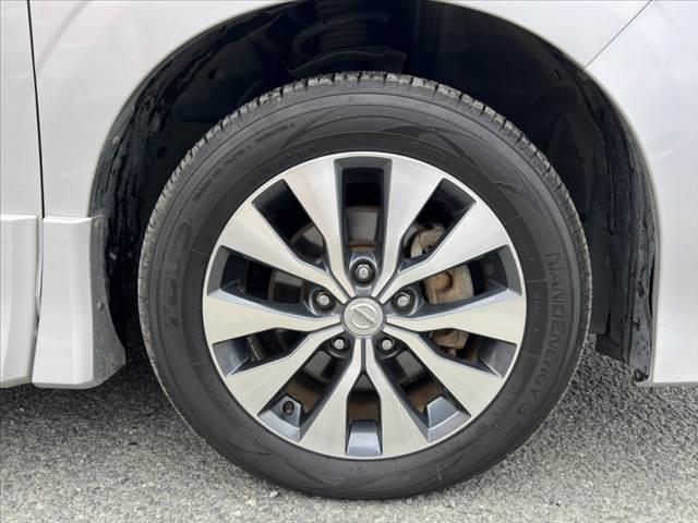 セレナ 　車検整備付　禁煙　純正フルセグナビ／Ｂｌｕｅｔｏｏｔｈ　Ｂカメラ　フリップダウンＭ　電動スライドドア　エマブレ　クルコン　電格ミラー　スマートキー　Ｐスタート　革巻きステア　アームレスト　サンシェード（56枚目）