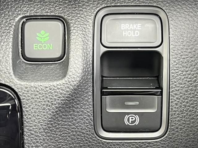 N-WGNカスタム L・ターボホンダセンシング 禁煙 リアワイドカメラ 衝突軽減ブレーキ 後方誤発進抑制 電動格納ミラー ステリモ レーダークルーズ 革巻きステア シートヒーター スマートキー Pスタート Aストップ LEDヘッド(6枚目)