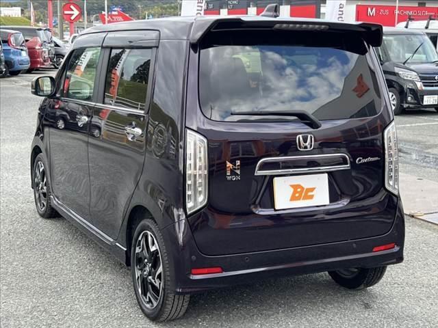 N-WGNカスタム L・ターボホンダセンシング 禁煙 リアワイドカメラ 衝突軽減ブレーキ 後方誤発進抑制 電動格納ミラー ステリモ レーダークルーズ 革巻きステア シートヒーター スマートキー Pスタート Aストップ LEDヘッド(15枚目)