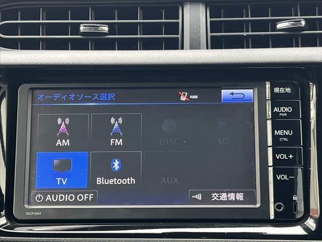 アクア Ｓスタイルブラック　中期　車検整備付　禁煙　ナビ／ＴＶ／Ｂｌｕｅｔｏｏｔｈ　Ｂモニター　セーフティセンス　シートヒーター　横滑り防止　電格ミラー　スマートキー　プッシュスタート　ＥＴＣ　車線逸脱（4枚目）