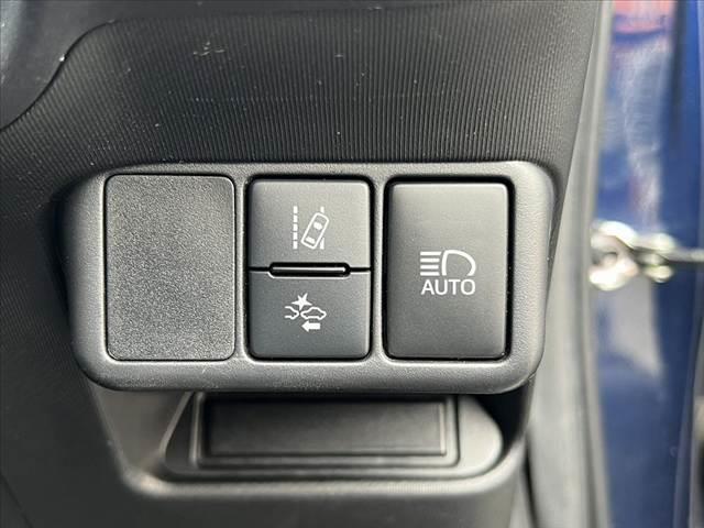 アクア Ｓスタイルブラック　中期　車検整備付　禁煙　ナビ／ＴＶ／Ｂｌｕｅｔｏｏｔｈ　Ｂモニター　セーフティセンス　シートヒーター　横滑り防止　電格ミラー　スマートキー　プッシュスタート　ＥＴＣ　車線逸脱（6枚目）