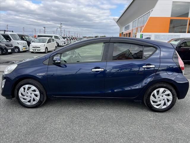 アクア Ｓスタイルブラック　中期　車検整備付　禁煙　ナビ／ＴＶ／Ｂｌｕｅｔｏｏｔｈ　Ｂモニター　セーフティセンス　シートヒーター　横滑り防止　電格ミラー　スマートキー　プッシュスタート　ＥＴＣ　車線逸脱（11枚目）