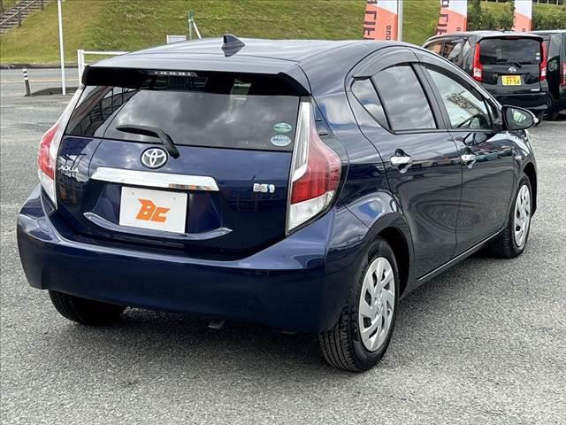 アクア Ｓスタイルブラック　中期　車検整備付　禁煙　ナビ／ＴＶ／Ｂｌｕｅｔｏｏｔｈ　Ｂモニター　セーフティセンス　シートヒーター　横滑り防止　電格ミラー　スマートキー　プッシュスタート　ＥＴＣ　車線逸脱（13枚目）