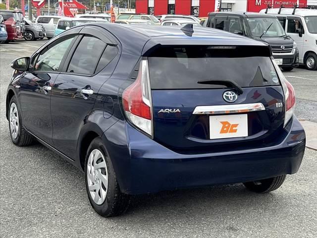 アクア Ｓスタイルブラック　中期　車検整備付　禁煙　ナビ／ＴＶ／Ｂｌｕｅｔｏｏｔｈ　Ｂモニター　セーフティセンス　シートヒーター　横滑り防止　電格ミラー　スマートキー　プッシュスタート　ＥＴＣ　車線逸脱（15枚目）