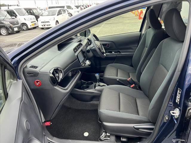 アクア Ｓスタイルブラック　中期　車検整備付　禁煙　ナビ／ＴＶ／Ｂｌｕｅｔｏｏｔｈ　Ｂモニター　セーフティセンス　シートヒーター　横滑り防止　電格ミラー　スマートキー　プッシュスタート　ＥＴＣ　車線逸脱（17枚目）