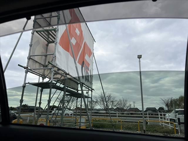 アクア Ｓスタイルブラック　中期　車検整備付　禁煙　ナビ／ＴＶ／Ｂｌｕｅｔｏｏｔｈ　Ｂモニター　セーフティセンス　シートヒーター　横滑り防止　電格ミラー　スマートキー　プッシュスタート　ＥＴＣ　車線逸脱（22枚目）