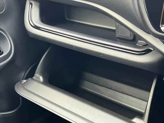 アクア Ｓスタイルブラック　中期　車検整備付　禁煙　ナビ／ＴＶ／Ｂｌｕｅｔｏｏｔｈ　Ｂモニター　セーフティセンス　シートヒーター　横滑り防止　電格ミラー　スマートキー　プッシュスタート　ＥＴＣ　車線逸脱（39枚目）