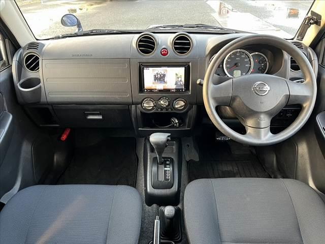 キックス ＲＸ　４ＷＤ　車検整備付　ターボ　社外ナビ／Ｂｌｕｅｔｏｏｔｈ／フルセグＴＶ／ＤＶＤ　ＥＴＣ　運転席シートヒーター　１５インチ純正アルミ　電動格納ミラー　フォグランプ　シートリフター　リモコンキー（2枚目）