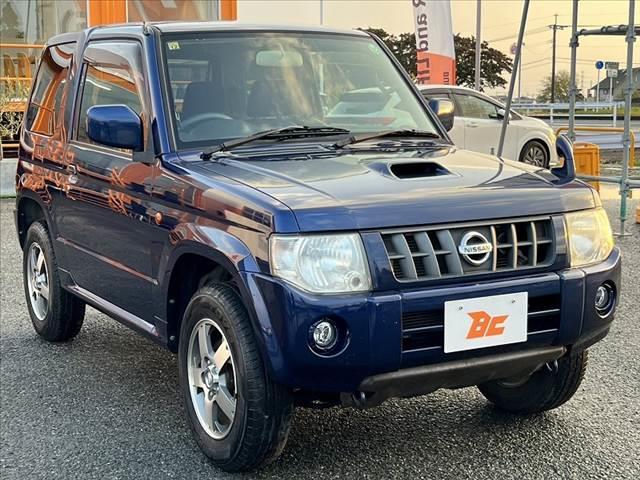 キックス ＲＸ　４ＷＤ　車検整備付　ターボ　社外ナビ／Ｂｌｕｅｔｏｏｔｈ／フルセグＴＶ／ＤＶＤ　ＥＴＣ　運転席シートヒーター　１５インチ純正アルミ　電動格納ミラー　フォグランプ　シートリフター　リモコンキー（10枚目）