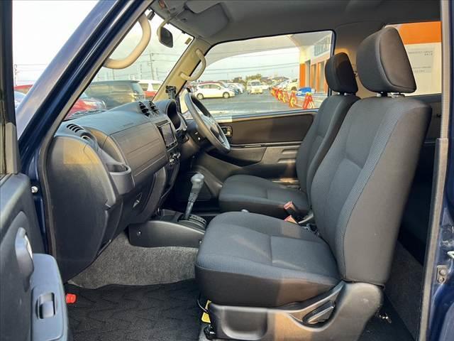 キックス ＲＸ　４ＷＤ　車検整備付　ターボ　社外ナビ／Ｂｌｕｅｔｏｏｔｈ／フルセグＴＶ／ＤＶＤ　ＥＴＣ　運転席シートヒーター　１５インチ純正アルミ　電動格納ミラー　フォグランプ　シートリフター　リモコンキー（17枚目）