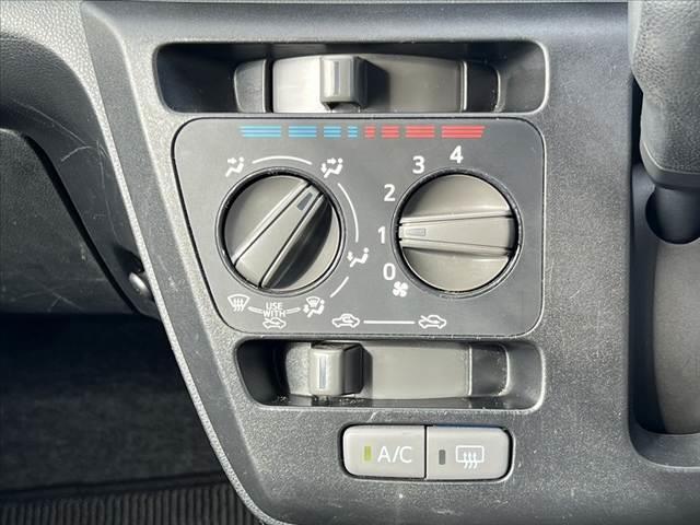 ミライース L アイドリングストップ 車検整備付 リモコンキー セキュリティアラーム エアバッグ ABS 横滑り防止 ハロゲンヘッドライト エアバッグ パワーウィンドウ パワーステアリング サンドバイザー マット(4枚目)