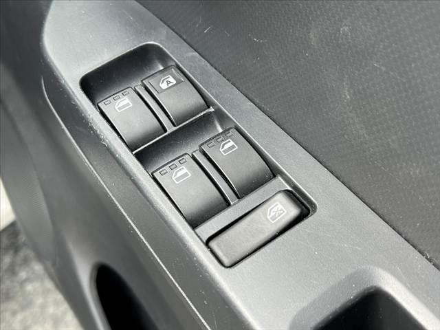 ミライース L アイドリングストップ 車検整備付 リモコンキー セキュリティアラーム エアバッグ ABS 横滑り防止 ハロゲンヘッドライト エアバッグ パワーウィンドウ パワーステアリング サンドバイザー マット(6枚目)