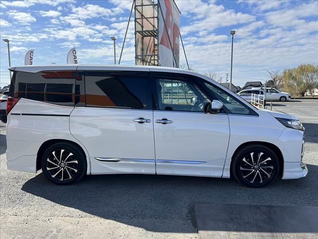 ノア 　モデリスタ　ディスプレイＡプラス　トヨタチームメイト　ブラインドスポットモニター　快適利便パッケージＨｉｇｈ　セーフティセンス　ＥＴＣ２．０　両電スラ　ＬＥＤヘッドライト　オットマン　シートヒーター（12枚目）