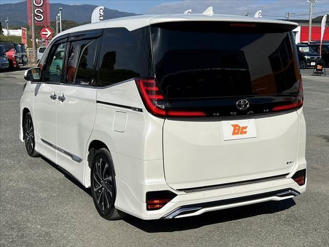 ノア 　モデリスタ　ディスプレイＡプラス　トヨタチームメイト　ブラインドスポットモニター　快適利便パッケージＨｉｇｈ　セーフティセンス　ＥＴＣ２．０　両電スラ　ＬＥＤヘッドライト　オットマン　シートヒーター（15枚目）