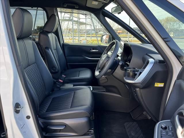 ノア 　モデリスタ　ディスプレイＡプラス　トヨタチームメイト　ブラインドスポットモニター　快適利便パッケージＨｉｇｈ　セーフティセンス　ＥＴＣ２．０　両電スラ　ＬＥＤヘッドライト　オットマン　シートヒーター（16枚目）