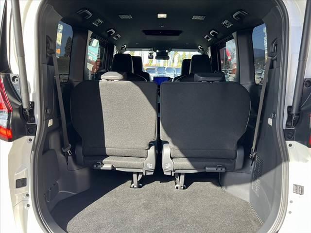 ノア 　モデリスタ　ディスプレイＡプラス　トヨタチームメイト　ブラインドスポットモニター　快適利便パッケージＨｉｇｈ　セーフティセンス　ＥＴＣ２．０　両電スラ　ＬＥＤヘッドライト　オットマン　シートヒーター（20枚目）