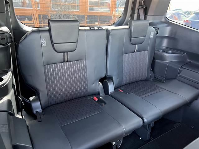 ノア 　モデリスタ　ディスプレイＡプラス　トヨタチームメイト　ブラインドスポットモニター　快適利便パッケージＨｉｇｈ　セーフティセンス　ＥＴＣ２．０　両電スラ　ＬＥＤヘッドライト　オットマン　シートヒーター（21枚目）