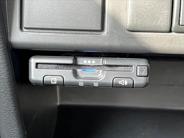 アルト Ｌリミテッド　禁煙　セーフティサポート　ＳＤナビ／地デジ／Ｂｌｕｅｔｏｏｔｈ　バックカメラ　前後ドラレコ　車線逸脱　オートライト　電格ミラー　横滑り防止　シートヒーター　ヘッドライトレベライザー　集中ドアロック（6枚目）